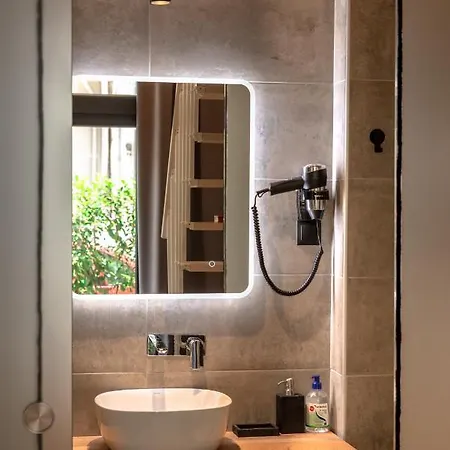Blackhaus Young Mini Apartment