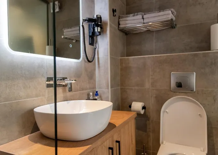 Blackhaus Young Mini *