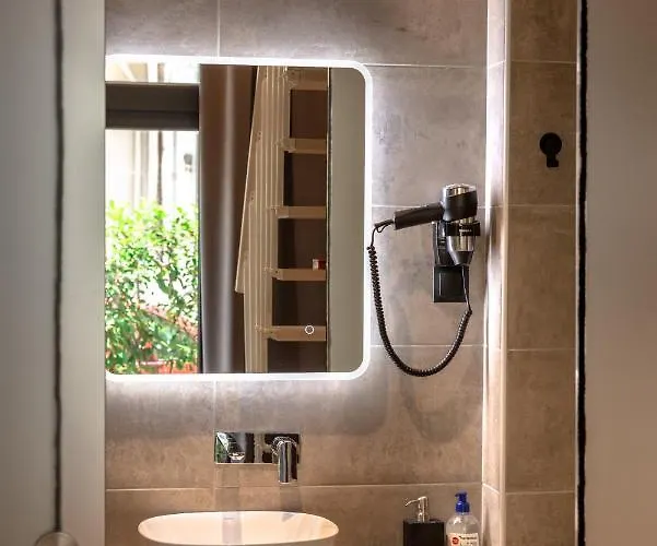 Blackhaus Young Mini Apartment