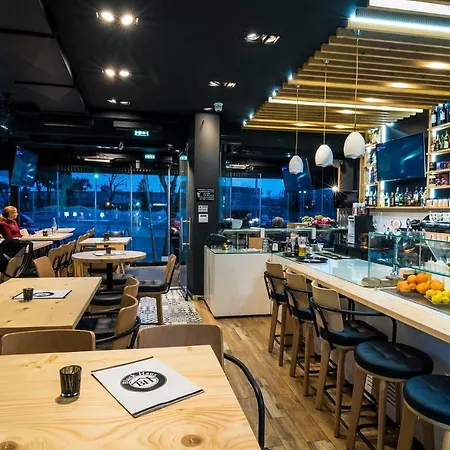 Apartament Blackhaus Young Mini Saloniki